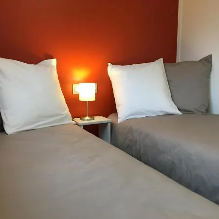 Espelette La Vallee Des Noyers